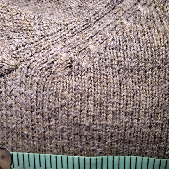 A Sonoma Argyle long sleeve cardigan sweater in a ladies size XL. Pre-loved - Picture 6 of 7